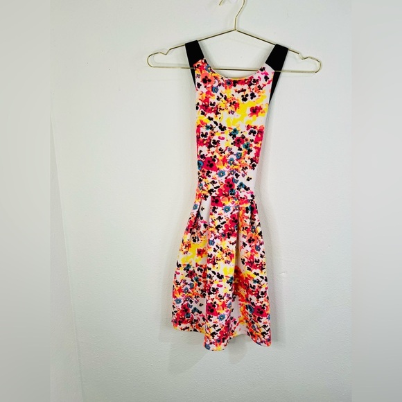 So Women's Floral Fit Flare Dress Size Small Vibrant Summer Sundress Cutout Back - Picture 1 of 16